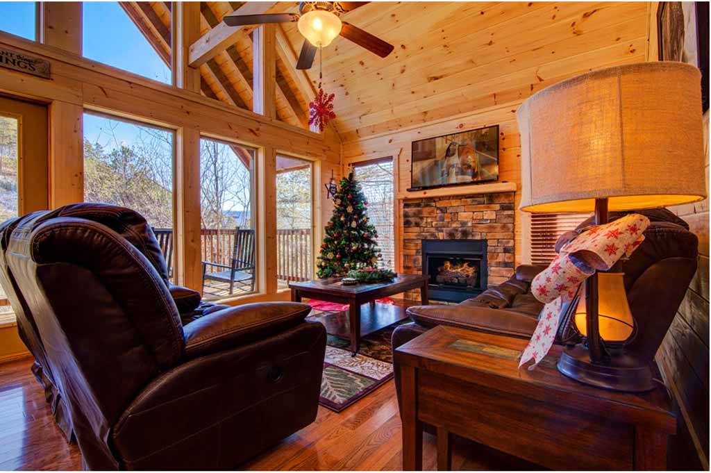 9 Kid-Friendly Holiday Crafts for a Fun & Cozy Cabin Stay