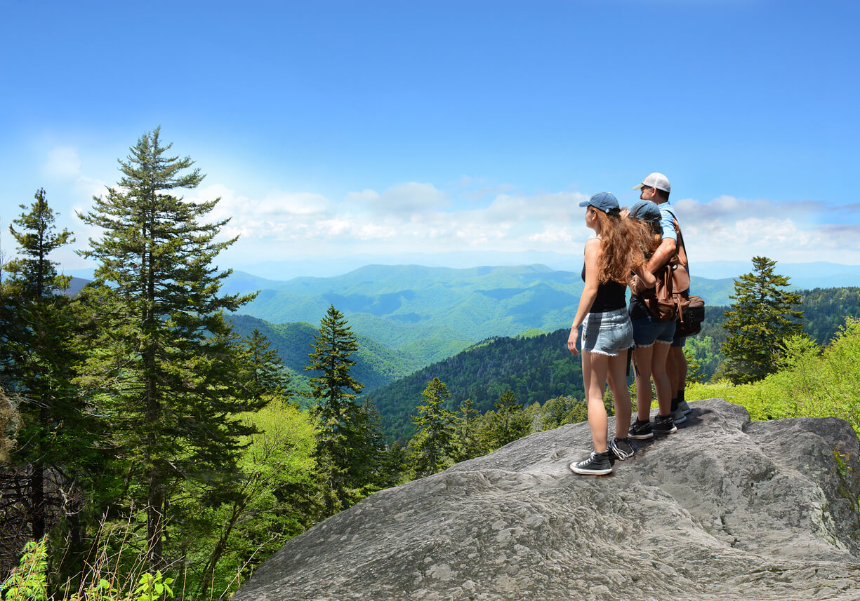 Traveling_to_the_Smoky_Mountains_with_Kids_Cabin_Tips_Parents_Appreciate.jpg