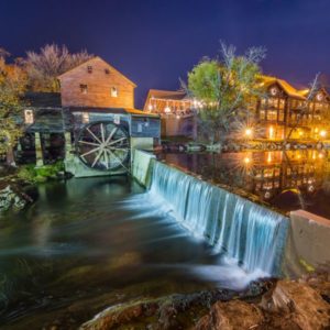 reasons to visit pigeon forge