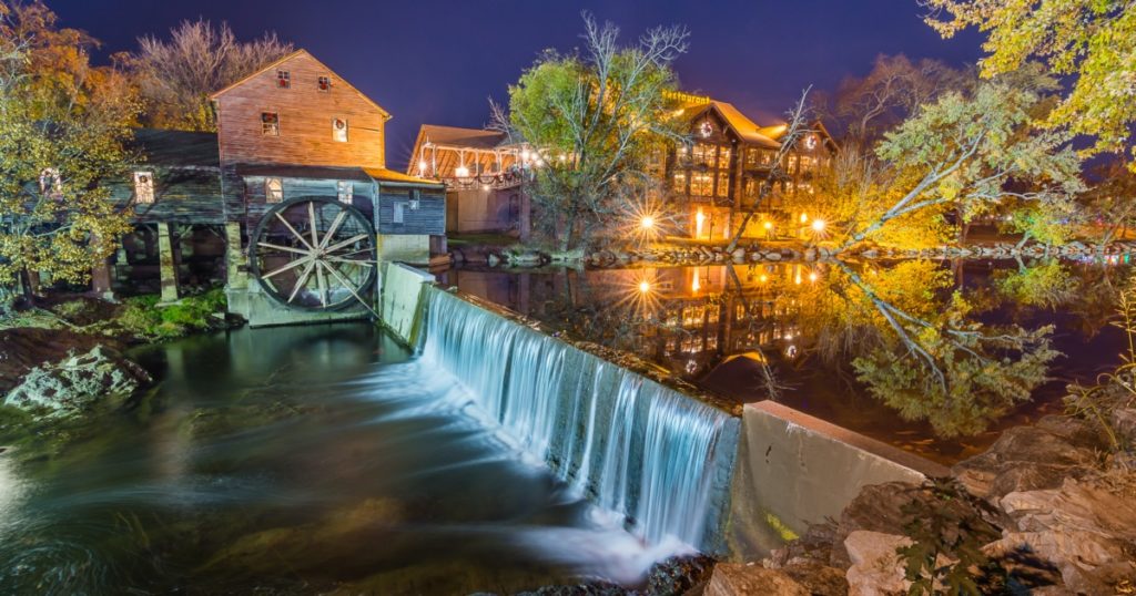 visit pigeon forge